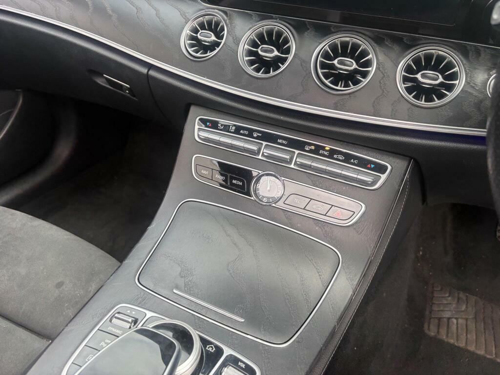 Mercedes-Benz E Class White #32