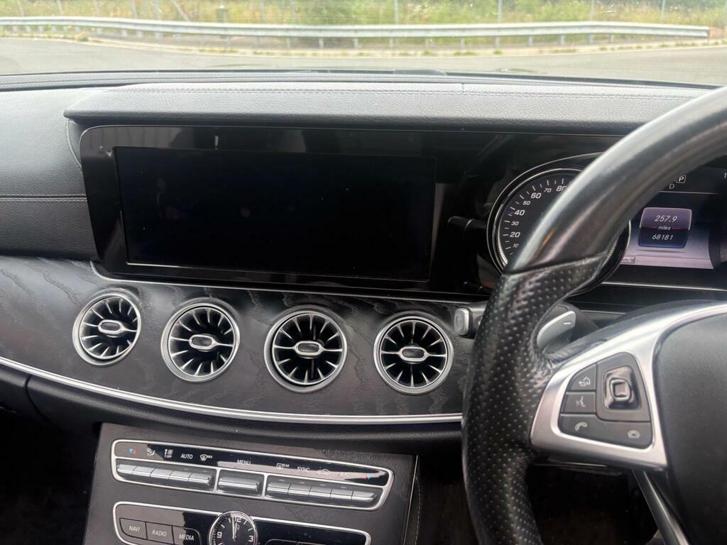 Mercedes-Benz E Class White #34