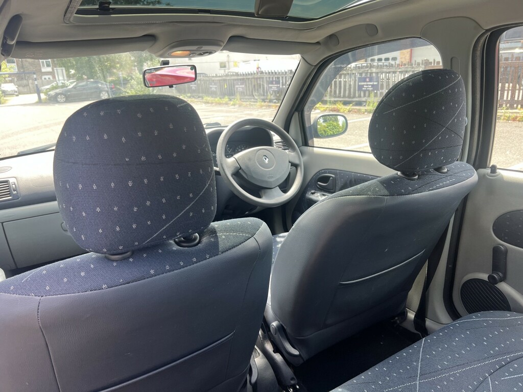 Renault Clio 1.1 Expression 16V White #16