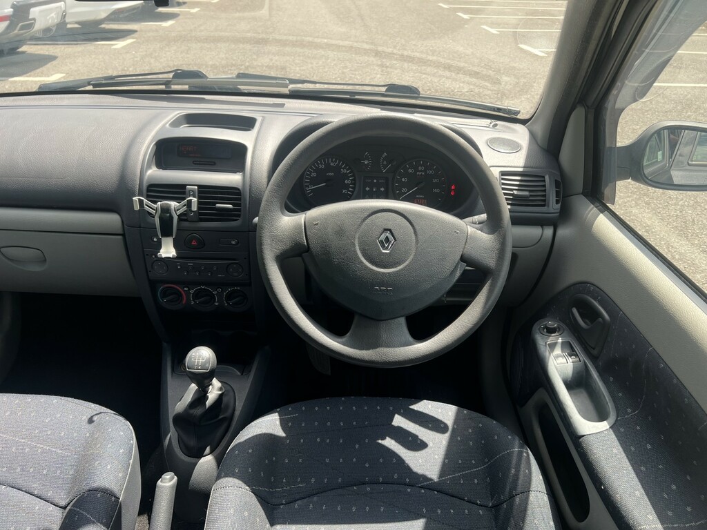 Renault Clio 1.1 Expression 16V White #22