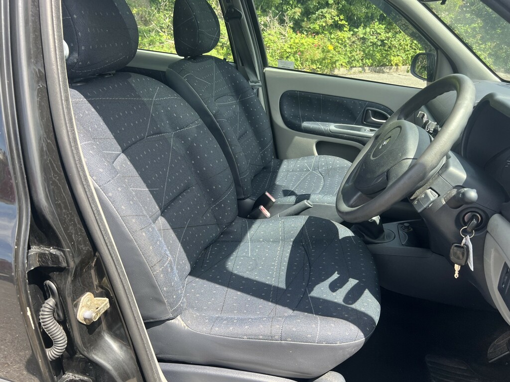 Renault Clio 1.1 Expression 16V White #23