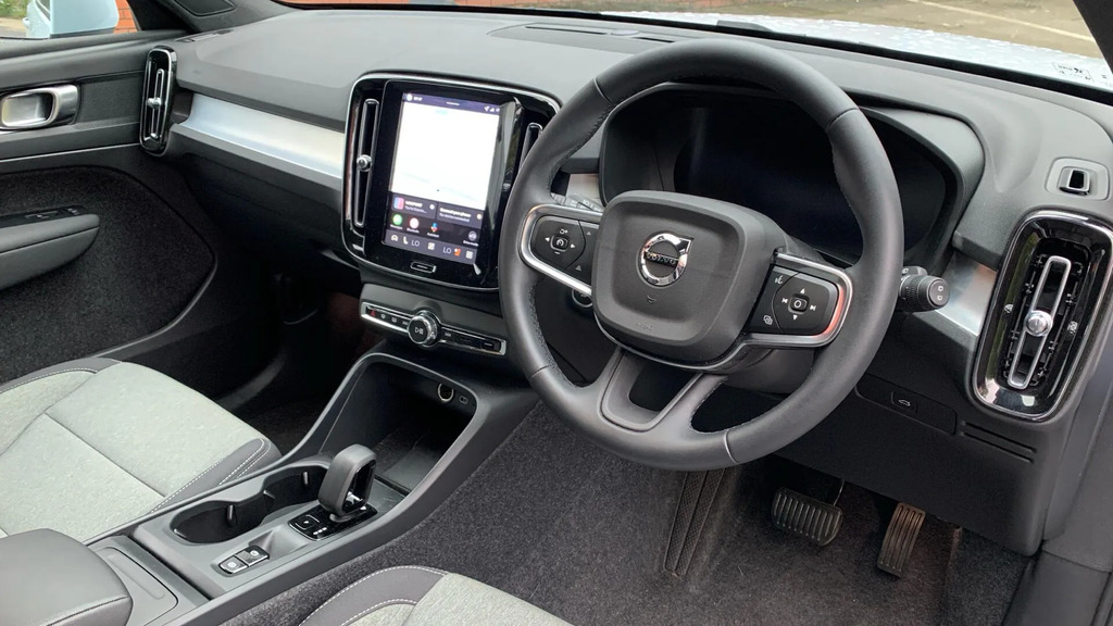 Volvo XC40 Core B3 163 Hp NL75VFE  #4