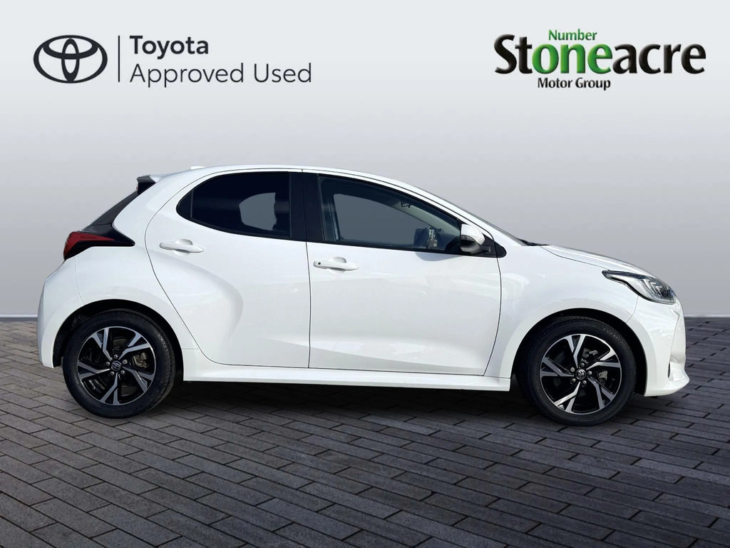 Toyota Yaris 1.5 Hybrid Design NX24XZR #2