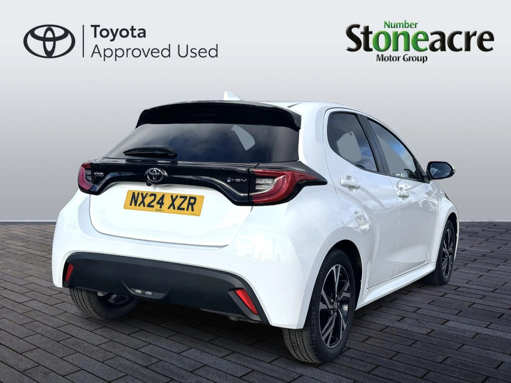 Toyota Yaris 1.5 Hybrid Design NX24XZR #3