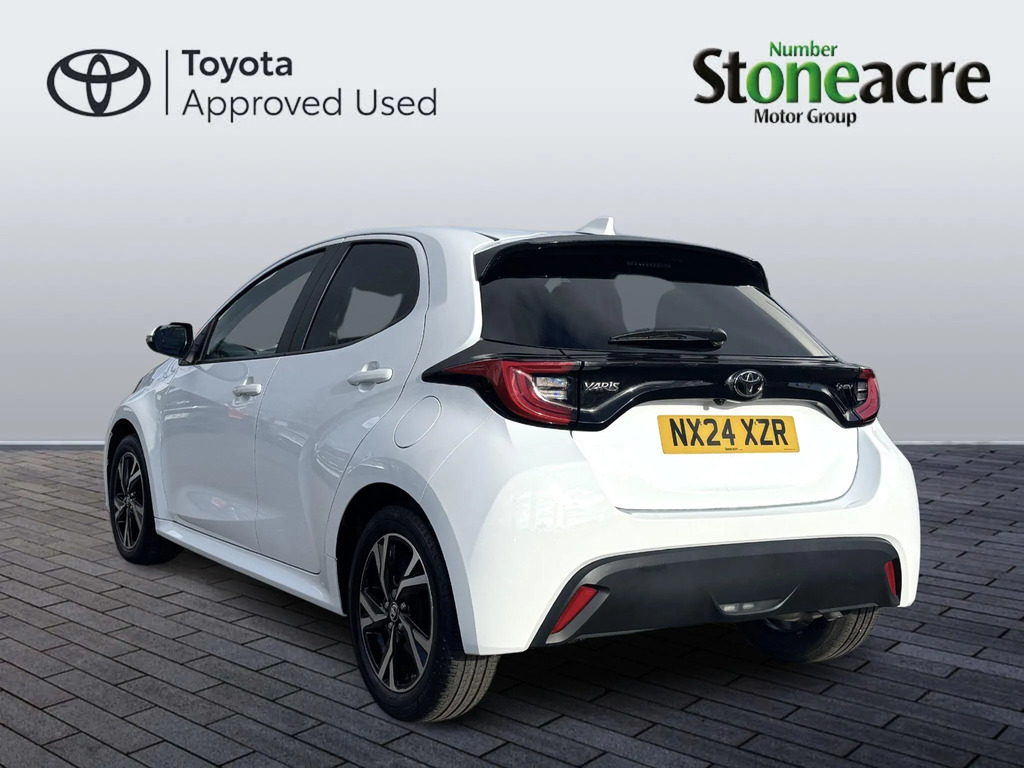 Toyota Yaris 1.5 Hybrid Design NX24XZR #4