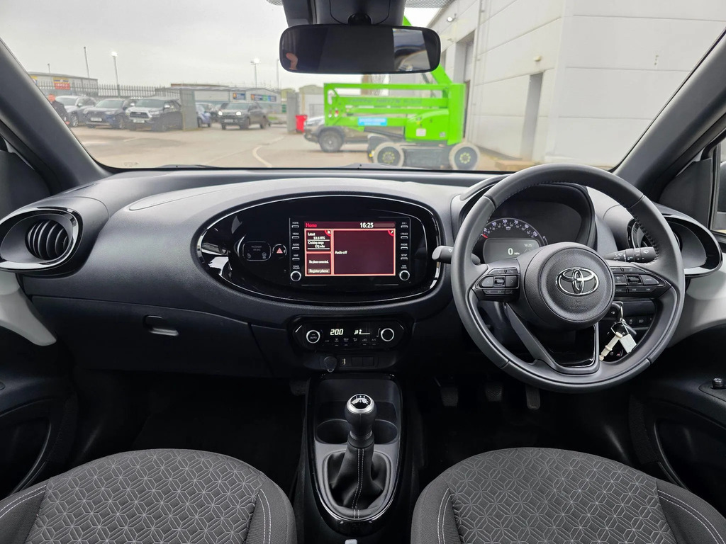 Toyota Aygo X 1.0 Vvt-i Edge NV73MYM  #5