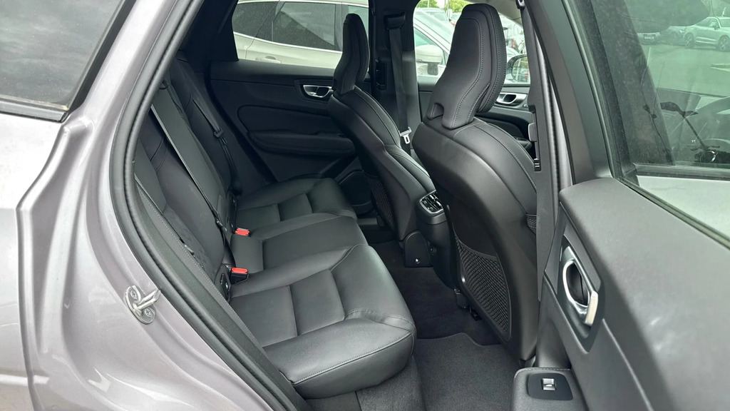 Volvo XC60 2.0 B5 Mhev Plus Pro Awd Euro 6 Ss RJ25ZTW #6