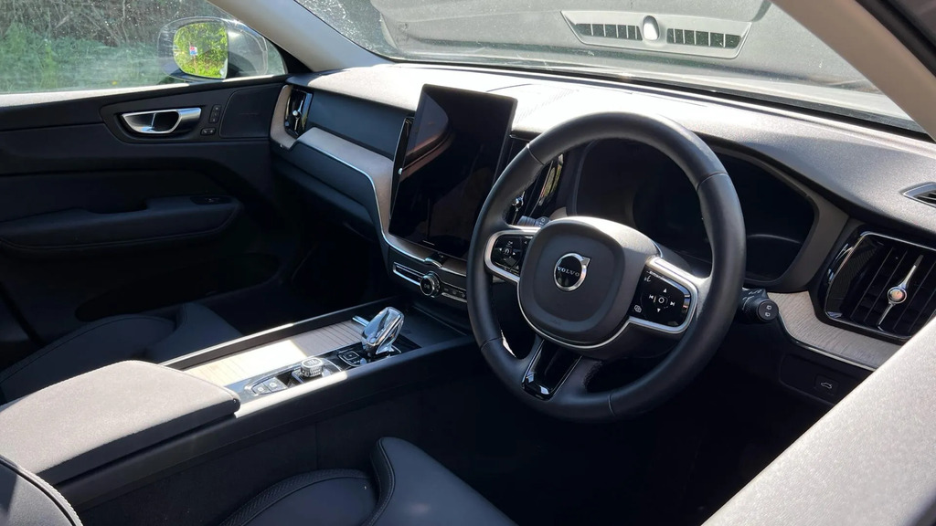 Volvo XC60 2.0 B5 Mhev Plus Awd Euro 6 Ss RJ25YJU #4