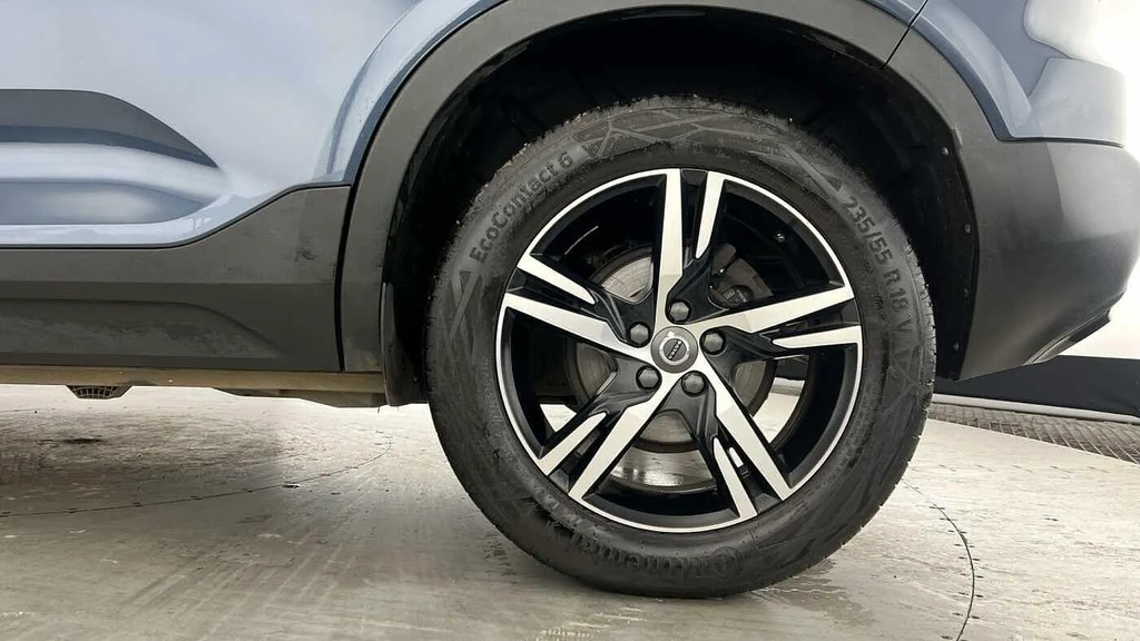 Volvo XC40 R-design T3 163 Hp NL22SWF  #4