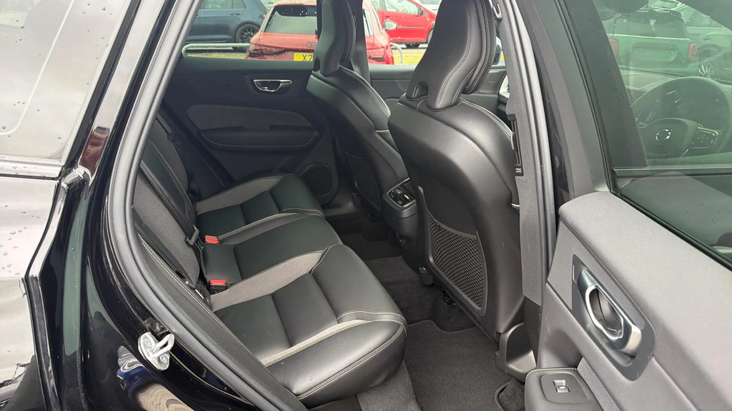 Volvo XC60 2.0 B4 Mhev Plus Euro 6 Ss FV72YPK #6