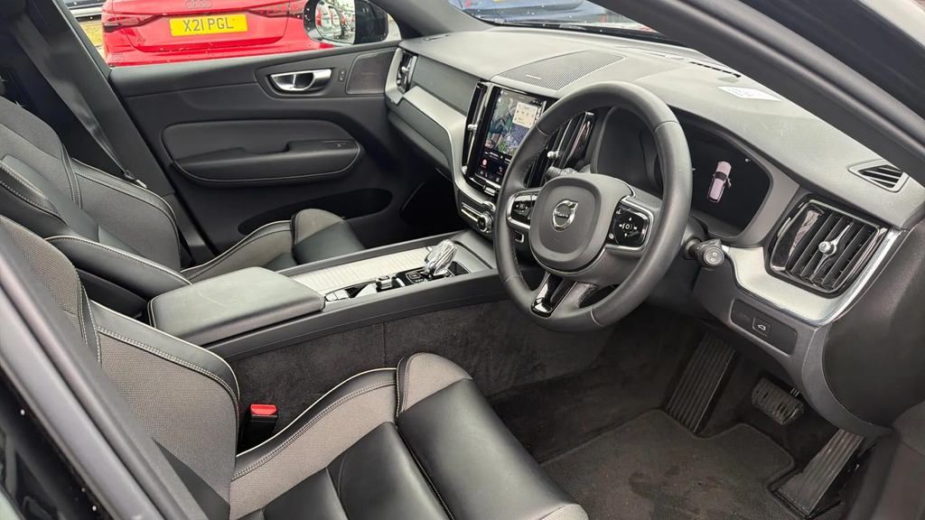 Volvo XC60 2.0 B4 Mhev Plus Euro 6 Ss FV72YPK #4