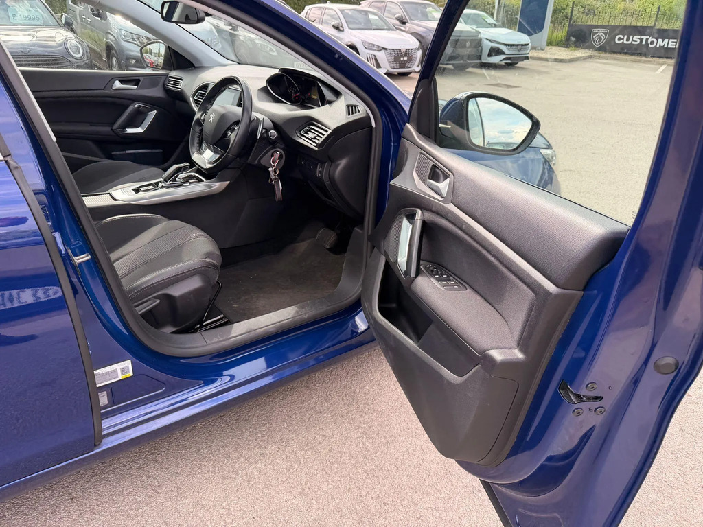 Peugeot 308 SW 1.2L Allure Blue #29