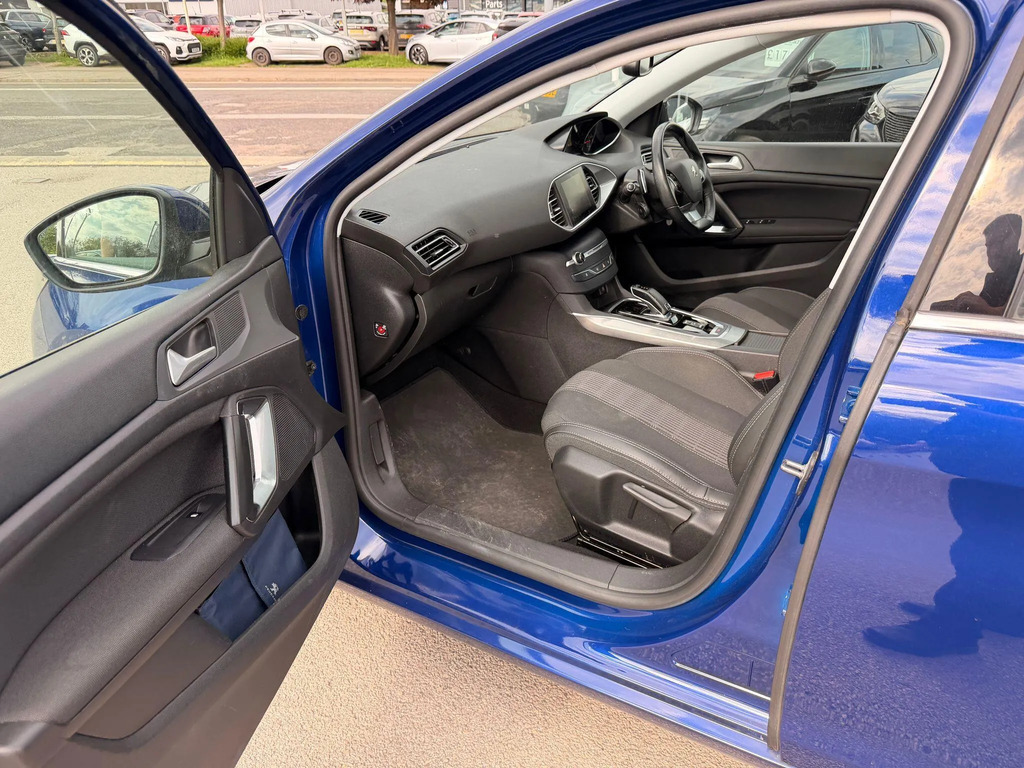 Peugeot 308 SW 1.2L Allure Blue #26