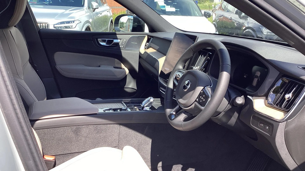 Volvo XC60 2.0 T6 18.8Kwh Plus Awd Euro 6 Ss ND26FGF  #4