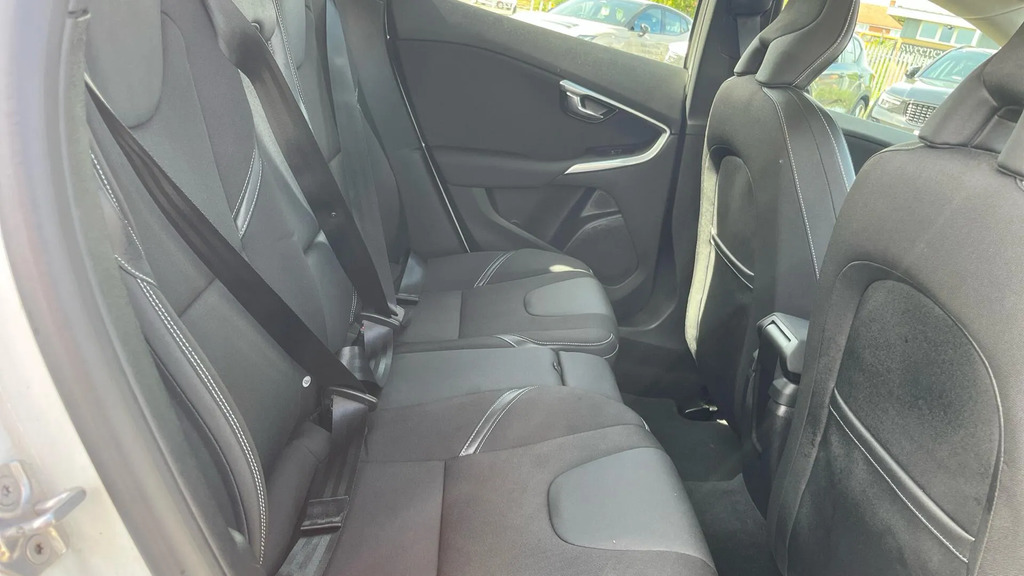 Volvo V40 2.0 D2 Momentum Euro 6 Ss #6