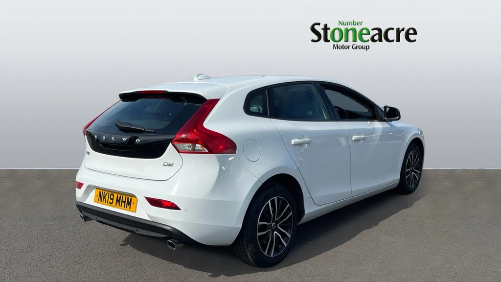 Volvo V40 2.0 D2 Momentum Euro 6 Ss #2
