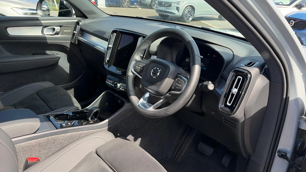 Volvo XC40 2.0 B3 Mhev Ultra Dark Dct Euro 6 Ss RV75CKK  #4
