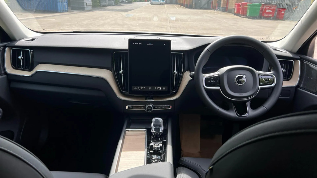 Volvo XC60 2.0 B5 Mhev Plus Awd Euro 6 Ss  #5