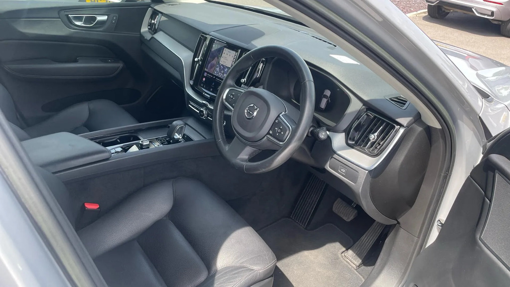 Volvo XC60 Core B5 Awd Mild Hybrid RF72FLV Silver #4