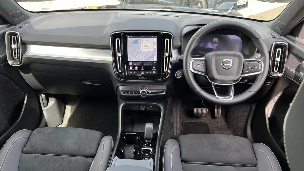 Volvo XC40 2.0 B4p Plus Dark RV75CFJ  #5