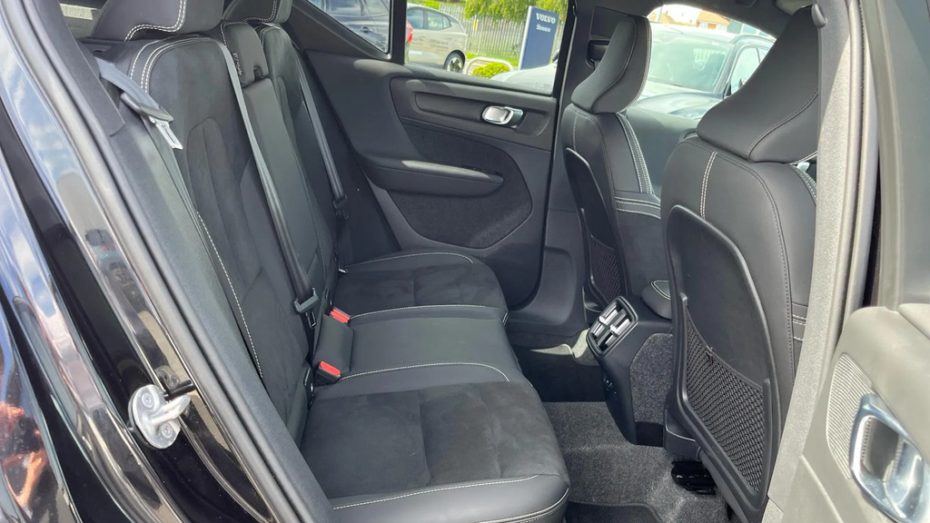 Volvo XC40 2.0 B4p Plus Dark RV75CFJ  #6
