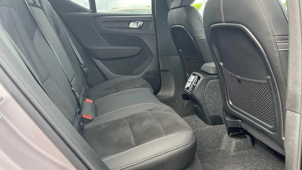 Volvo XC40 2.0 B4p Plus Dark RV75PXX  #6