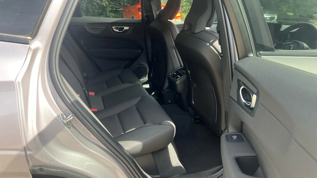 Volvo XC60 2.0 B5 Mhev Plus Awd Euro 6 Ss  #6