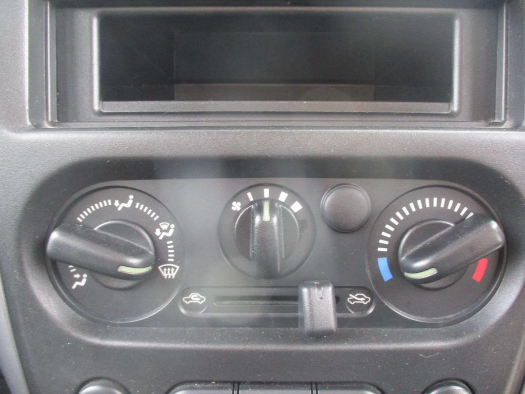 Suzuki Jimny 1.3 Sz4 4Wd 85 Bhp Silver #15