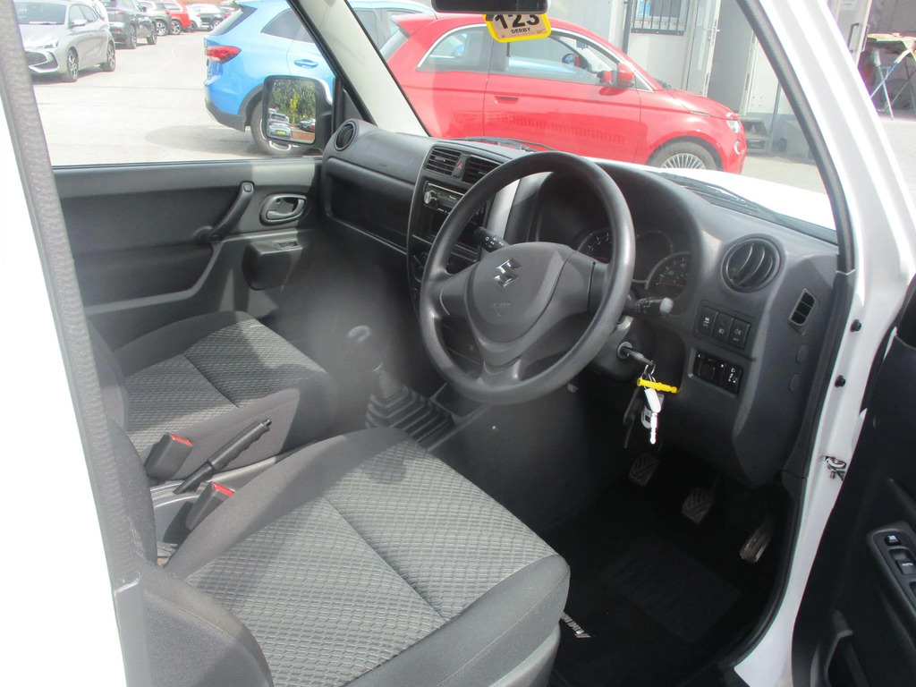 Suzuki Jimny 1.3 Sz4 4Wd 85 Bhp Silver #12