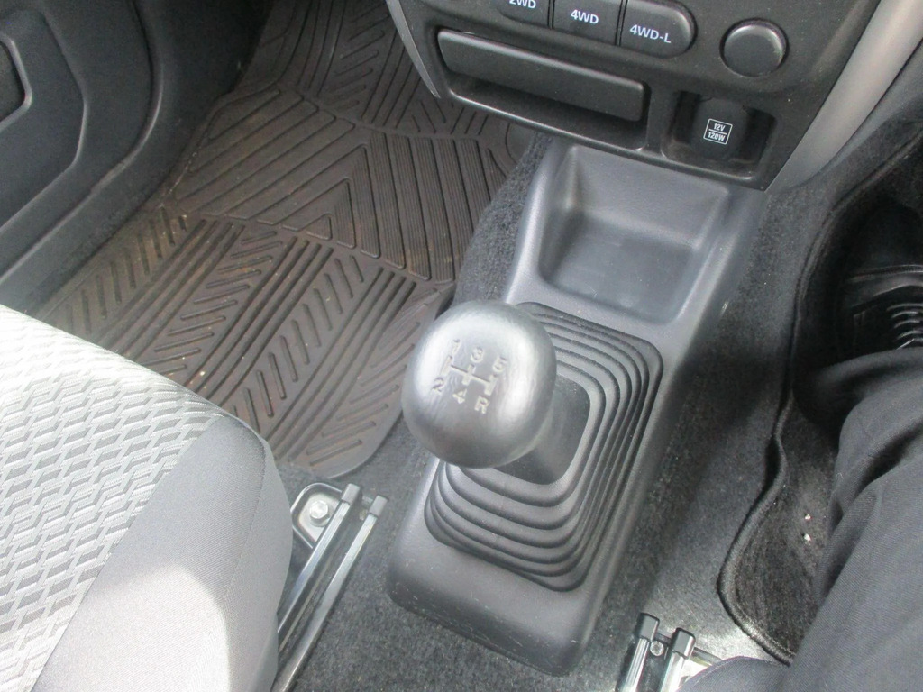 Suzuki Jimny 1.3 Sz4 4Wd 85 Bhp Silver #10