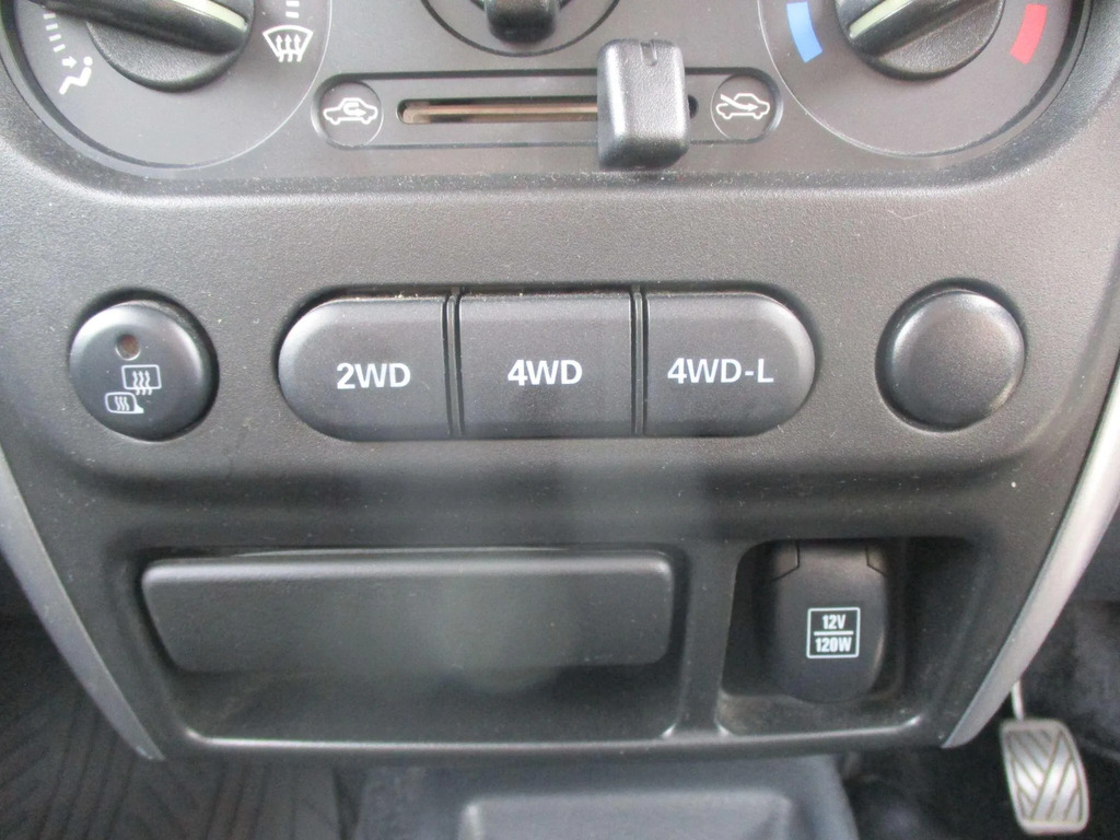 Suzuki Jimny 1.3 Sz4 4Wd 85 Bhp Silver #16
