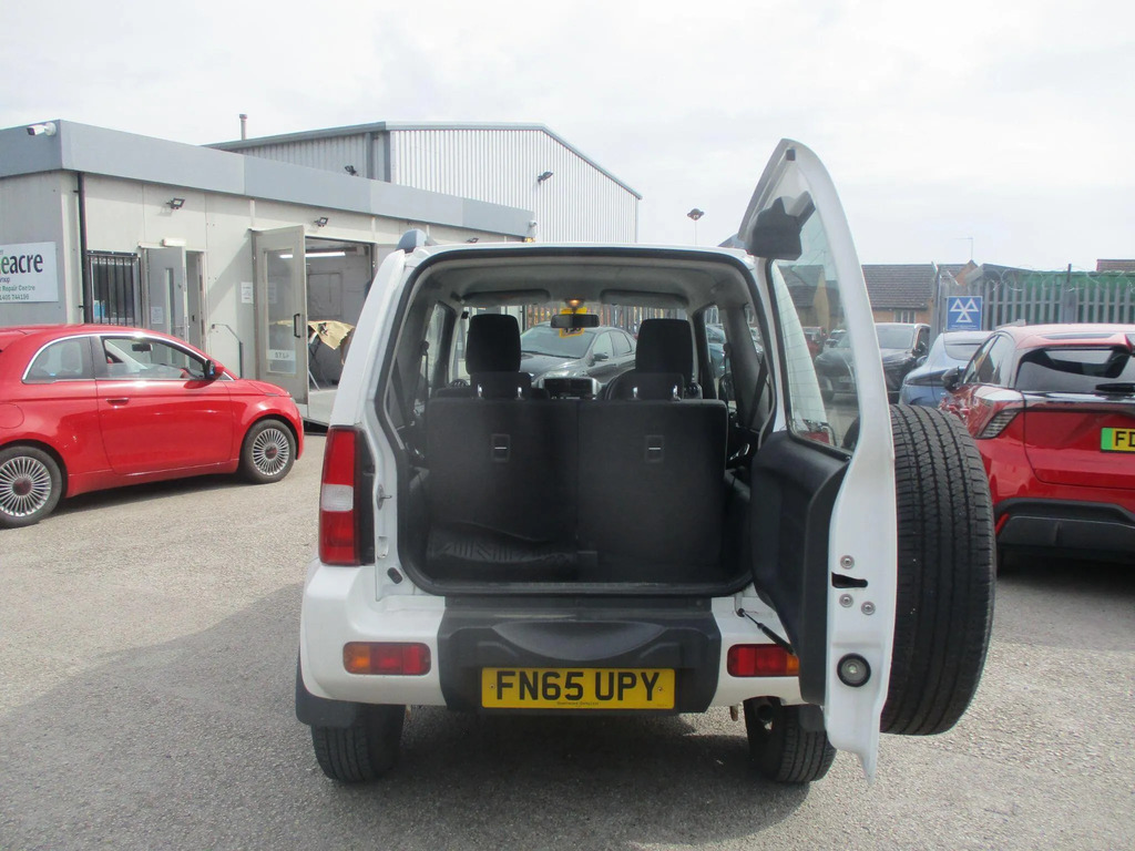 Suzuki Jimny 1.3 Sz4 4Wd 85 Bhp Silver #9