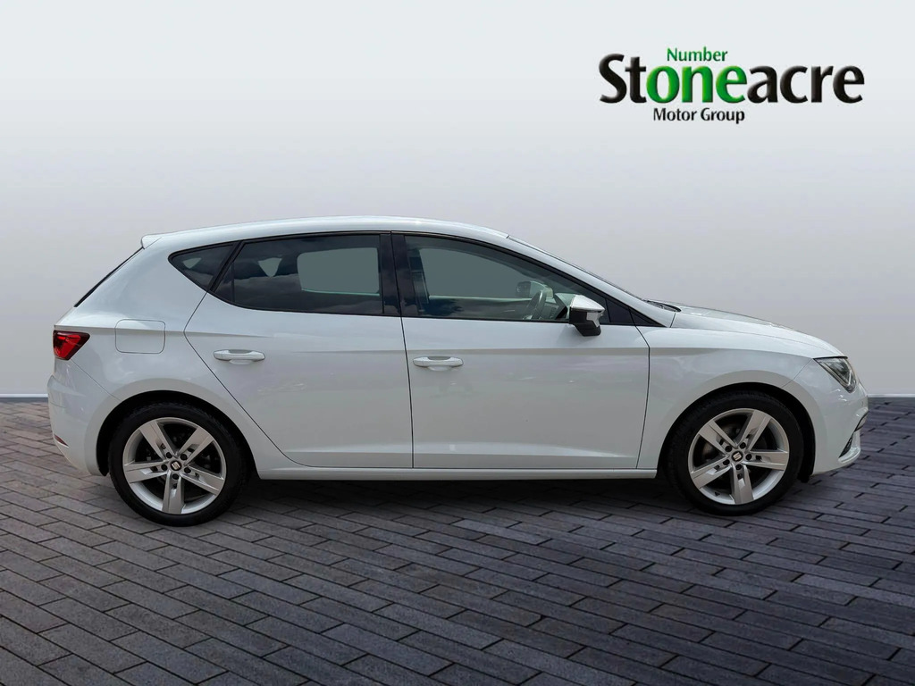 Seat Leon 1.5 Tsi Evo 150 Fr Ez DE69HTL White #2