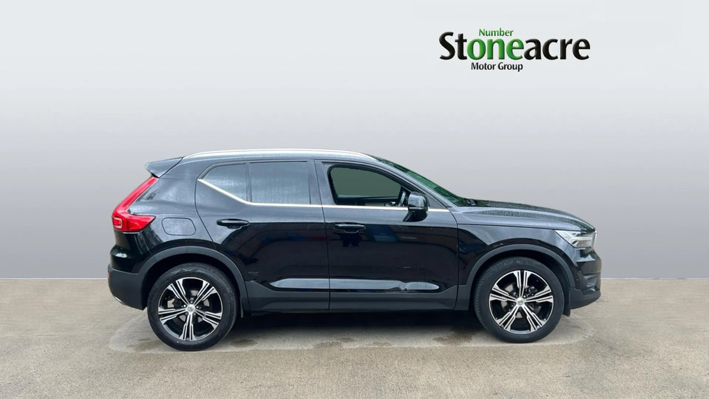Volvo XC40 1.5 T3 163 Inscription Pro YC69FBO #3