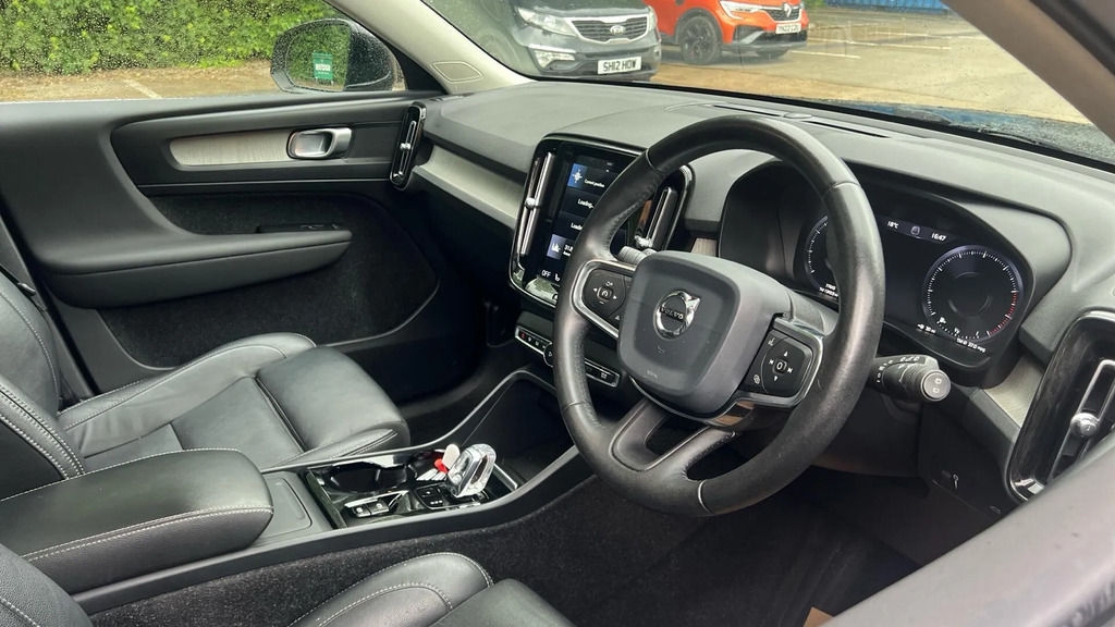 Volvo XC40 1.5 T3 163 Inscription Pro YC69FBO #4