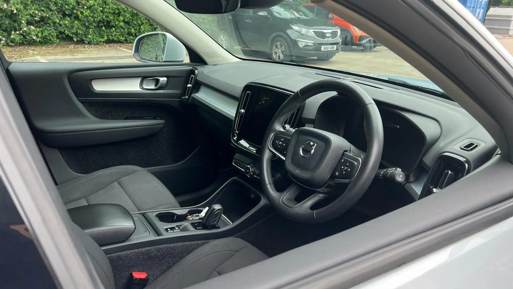 Volvo XC40 1.5 T3 163 Momentum YF21CWM  #4