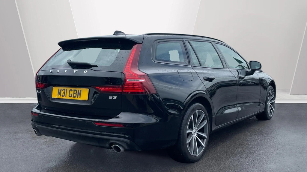 Volvo V60 2.0 B3p Momentum M31GBM Black #2