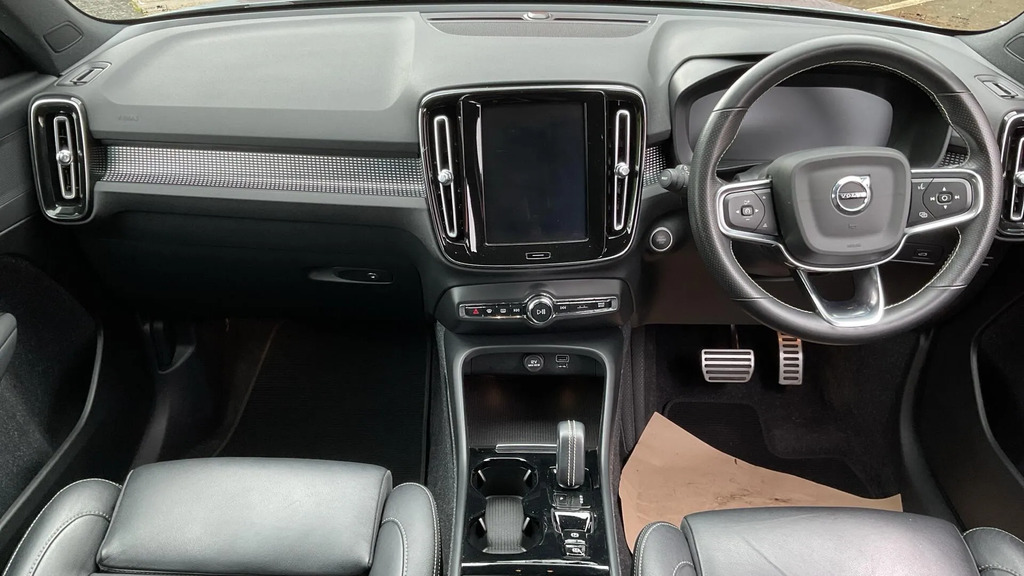 Volvo XC40 R-design Pro T3 163 Hp KP70BUW #5