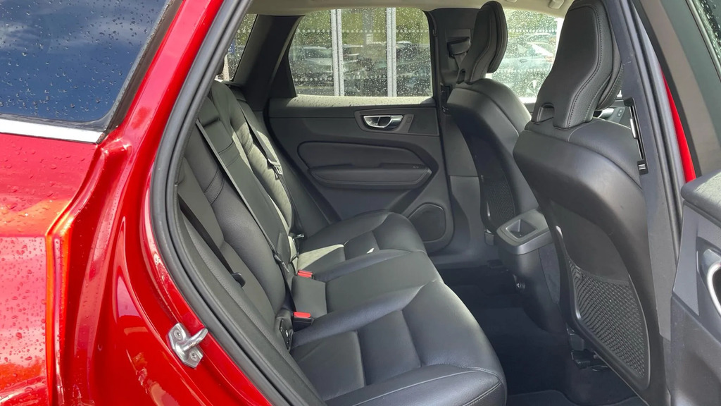 Volvo XC60 2.0 T5 Momentum Pro Euro 6 Ss YJ69UBB #6