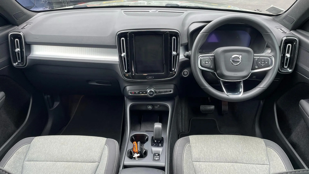 Volvo XC40 Core B3 163 Hp FX73MZT #5
