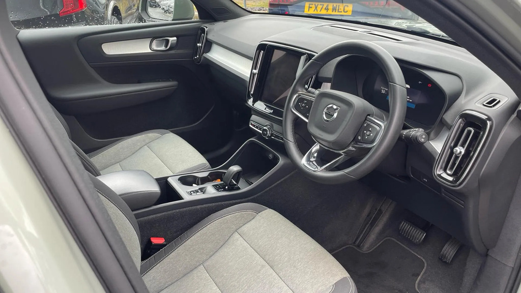 Volvo XC40 Core B3 163 Hp FX73MZT #4