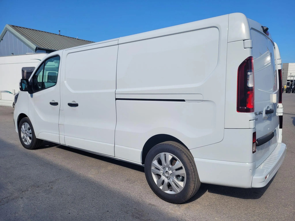 Renault Trafic Ll30 Blue Dci 130 Extra Panel Van My23 YM26FVY #4