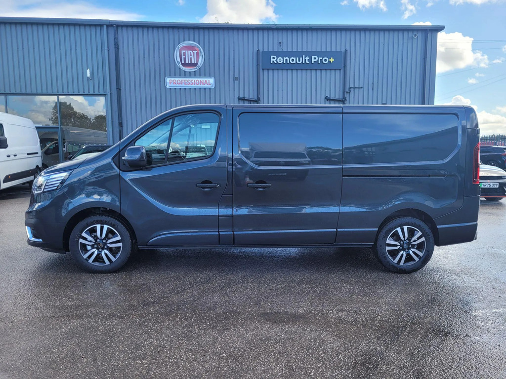 Renault Trafic 2.0 Dci Blue 30 Extra Sport Lwb Euro 6 Ss YM26CVZ  #3