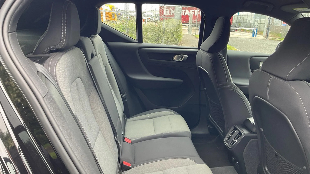 Volvo XC40 2.0 B3p Plus Dark NK73LDA #6