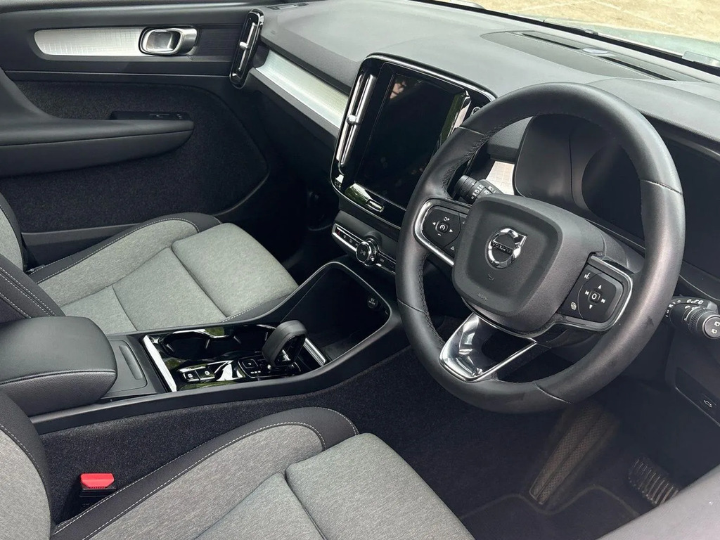Volvo XC40 2.0 B3p Plus Dark NU73YKM #4