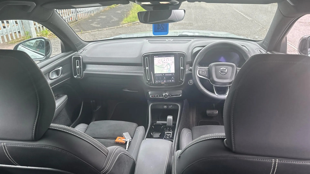 Volvo XC40 2.0 B4p Plus Dark YG24GEX #5