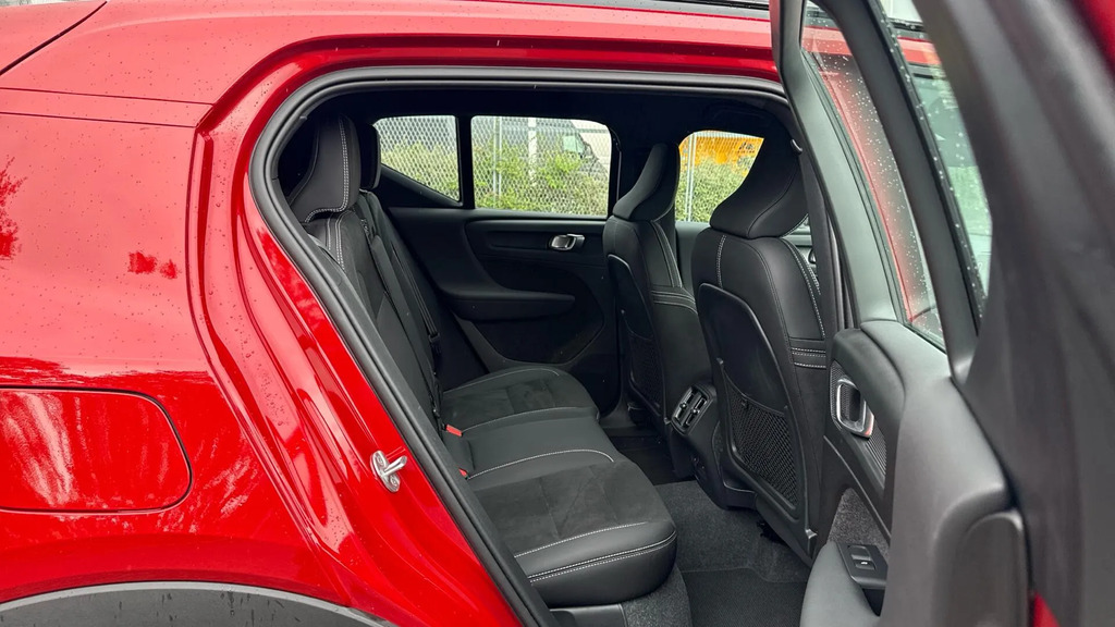 Volvo XC40 2.0 B3p Plus Dark NV24PCF #6