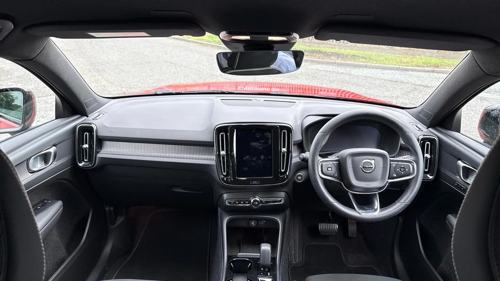 Volvo XC40 2.0 B3p Plus Dark NV24PCF #5