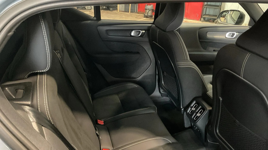 Volvo XC40 2.0 B3p Plus Dark YB23KNH #6