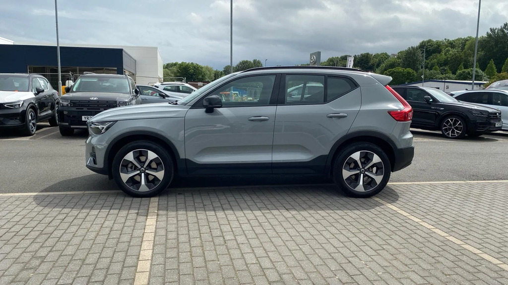 Volvo XC40 2.0 B3p Plus Dark YV24AXS #5